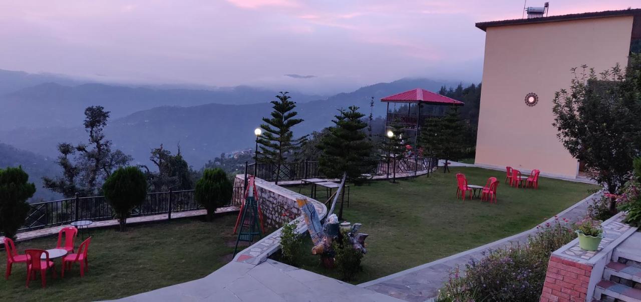 Mist N Meadows Resort Rājgarh Exterior foto